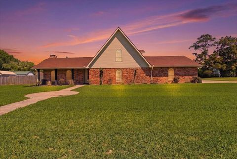 Photo of 1362 Dogwood, Bridge City, TX 77611 (MLS # 266554)