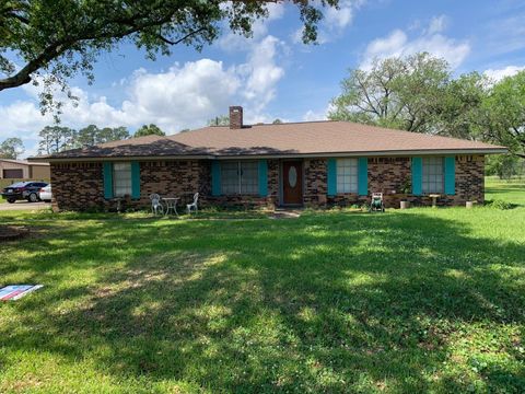 Photo of 828 Suncrest, Orange, TX 77630 (MLS # 266282)