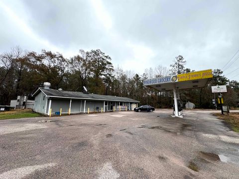 Photo of 1001 Pinewood Blvd, Sour Lake, TX 77659 (MLS # 255043)