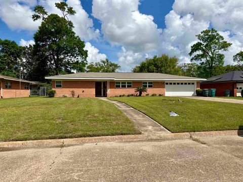 Photo of 3450 Durwood Dr, Beaumont, TX 77706 (MLS # 266215)