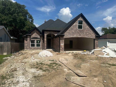 Photo of 3210 Maple Ave, Groves, TX 77619 (MLS # 270980)