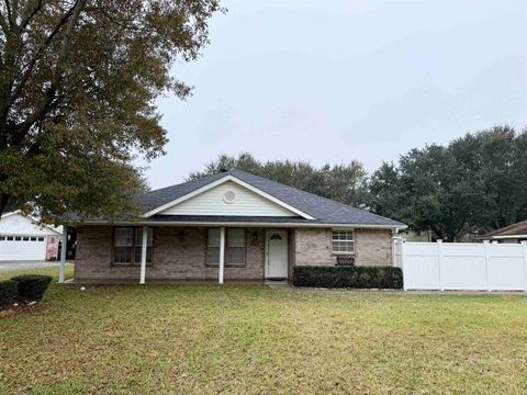 Photo of 1010 Rebecca Ln, Bridge City, TX 77611 (MLS # 263741)