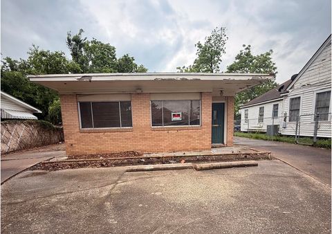 Photo of 2443 North, Beaumont, TX 77702 (MLS # 267165)