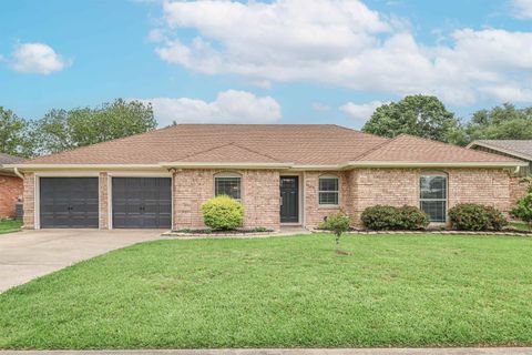 3148 Greenwillow Dr, Port Neches, TX 77651 - #: 247860