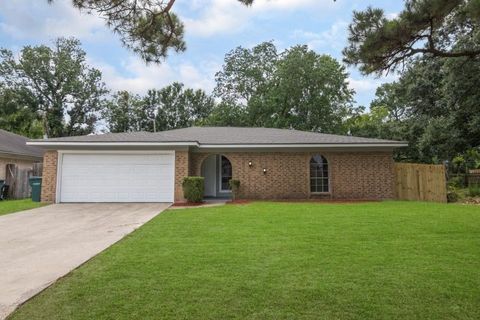 Photo of 92 sparrow Way, Beaumont, TX 77707 (MLS # 264959)
