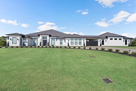 Photo of 7720 N Lakeside Dr, Beaumont, TX 77707 (MLS # 264635)