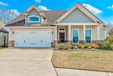 Photo of 7855 Oakridge Dr, Nederland, TX 77627 (MLS # 270223)