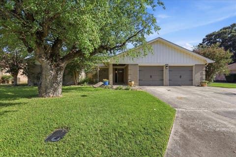 Photo of 7008 Limerick Dr, Beaumont, TX 77706 (MLS # 270290)