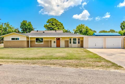 Photo of 6648 Taylor, Groves, TX 77619 (MLS # 270423)