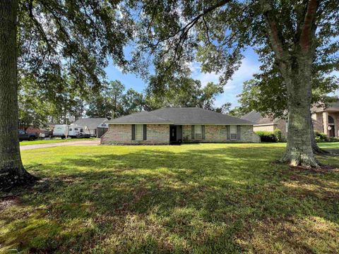 Photo of 185 Brookhollow Dr, Vidor, TX 77662 (MLS # 263404)