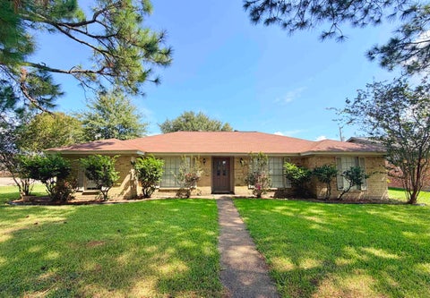 Photo of 876 Ridgewood, Port Neches, TX 77651 (MLS # 271310)
