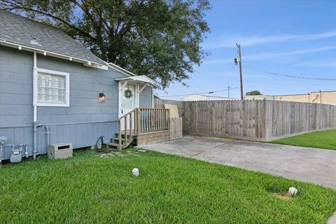 A home in Port Neches