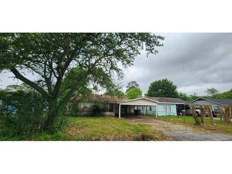 2470 S Eight St, Beaumont, TX 77701 - #: 247766
