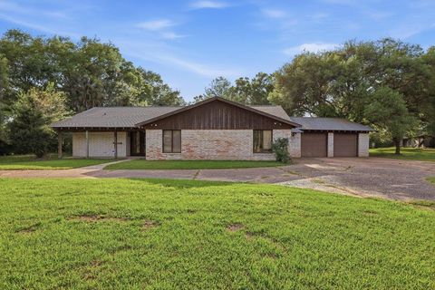 Photo of 1223 N Broadway, China, TX 77613 (MLS # 266536)