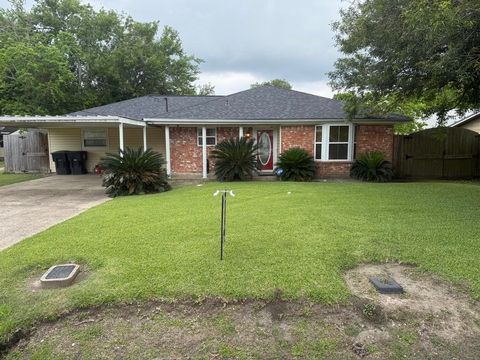 Photo of 6201 Mire Street, Groves, TX 77619 (MLS # 266959)
