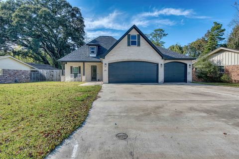 Photo of 450 JUNKER, Beaumont, TX 77707 (MLS # 263480)