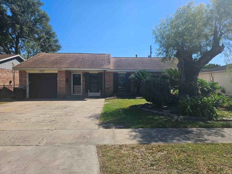 Photo of 2321 Earle St, Port Neches, TX 77651 (MLS # 266475)