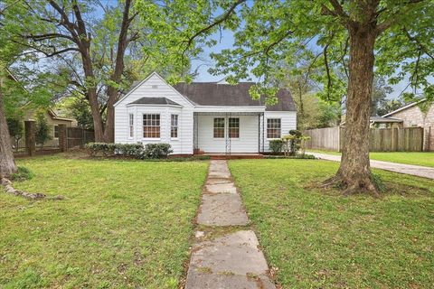Photo of 2565 Harrison, Beaumont, TX 77702 (MLS # 265670)