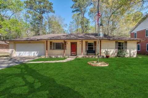Photo of 102 Pinecrest Dr, Silsbee, TX 77656 (MLS # 265681)