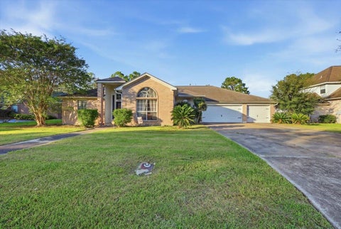 Photo of 8040 Willow Creek Drive, Beaumont, TX 77707 (MLS # 271896)