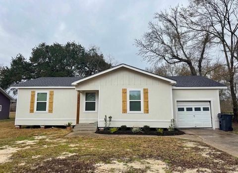 Photo of 340 Warner, Bridge City, TX 77611 (MLS # 268410)