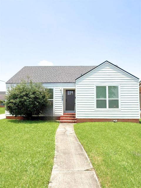 Photo of 1406 W Park Ave, Orange, TX 77630 (MLS # 259153)