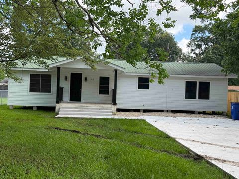 Property photo of 210 E Doel Bean St, Kirbyville, TX 75956