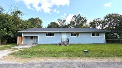 Photo of 2016 Stakes Ave, Orange, TX 77630 (MLS # 270245)