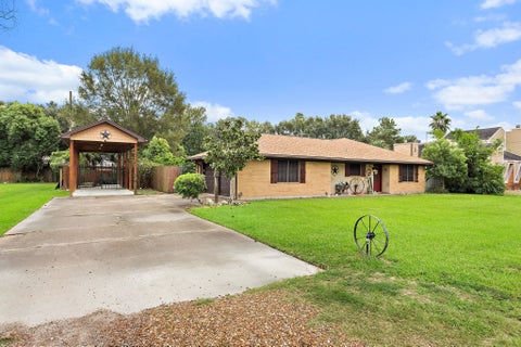 Photo of 156 Ridgewood, Bridge City, TX 77611 (MLS # 271867)