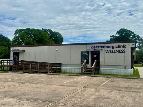 Photo of 862 South Ave, Port Neches, TX 77651 (MLS # 266924)