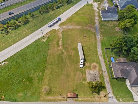 Photo of 1120 W Cardinal Dr., Beaumont, TX 77705 (MLS # 261488)
