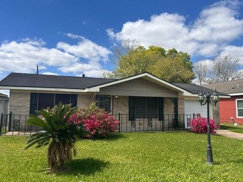 Photo of 4420 Raven Street, Beaumont, TX 77705 (MLS # 266066)