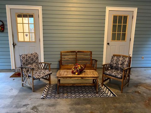 Photo of 411 Nutpine, Village Mills, TX 77612 (MLS # 265803)