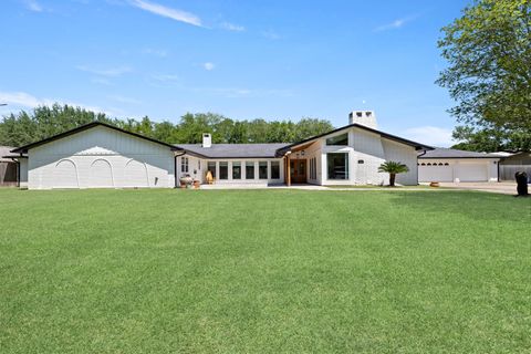 Photo of 1814 N 26th, Nederland, TX 77627 (MLS # 266629)