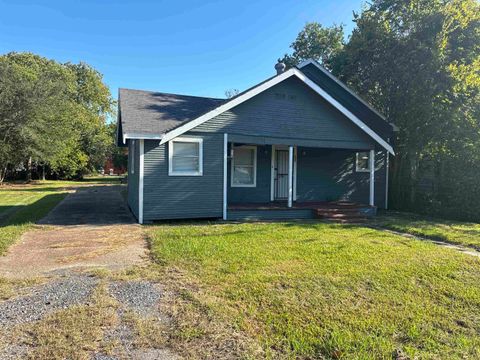 Photo of 620 15th St, Port Arthur, TX 77640 (MLS # 262646)
