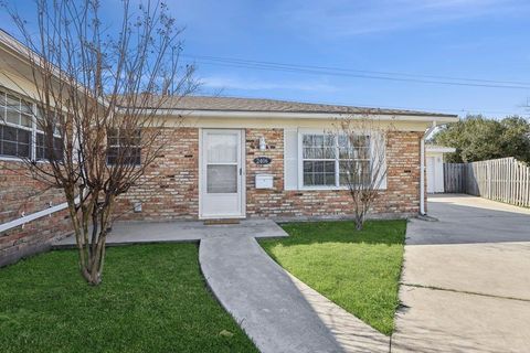 A home in Port Neches