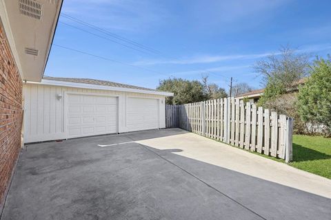 A home in Port Neches