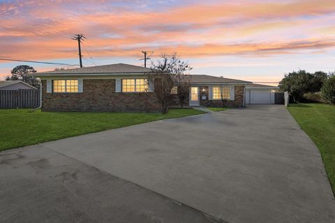 A home in Port Neches