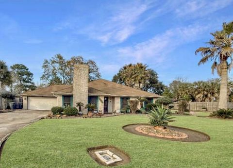 Photo of 5050 Chinquapin Ln, Beaumont, TX 77708 (MLS # 264870)