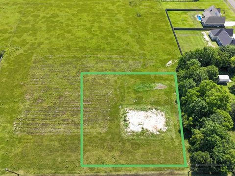 Photo of 909 Nevada Street, Sour Lake, TX 77659 (MLS # 267525)