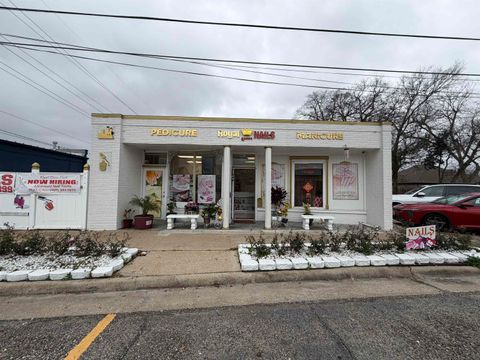 Photo of 4003-4011 Lincoln Ave, Groves, TX 77619 (MLS # 265264)