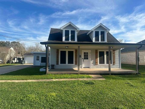 A home in Groves