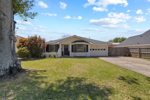 Photo of 5149 Kent Ave, Groves, TX 77619 (MLS # 266034)