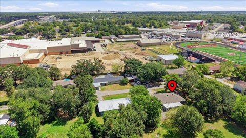 Photo of 180 Schoolview, Bridge City, TX 77611 (MLS # 270333)