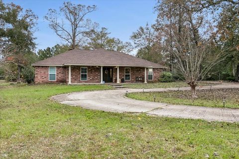 A home in Silsbee