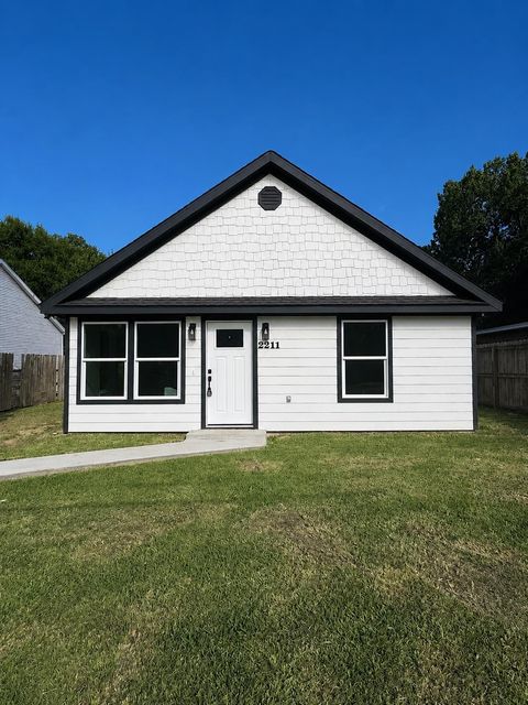 Property photo of 2211 Avenue C, Nederland, TX 77627