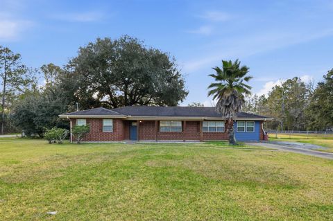 Photo of 390 Woodlawn St, Vidor, TX 77662 (MLS # 264719)