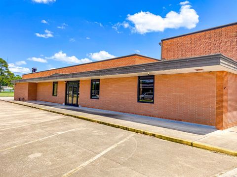 Photo of 140 Bolivar, Vidor, TX 77662 (MLS # 265744)