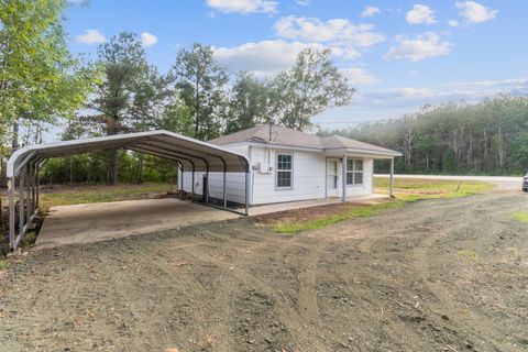 A home in Kirbyville