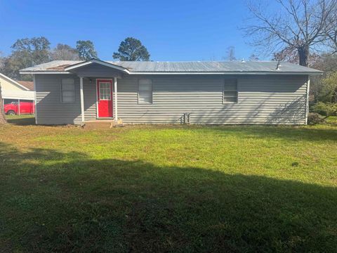 A home in Vidor